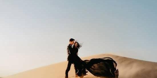 ژست عکس دونفره در کویر