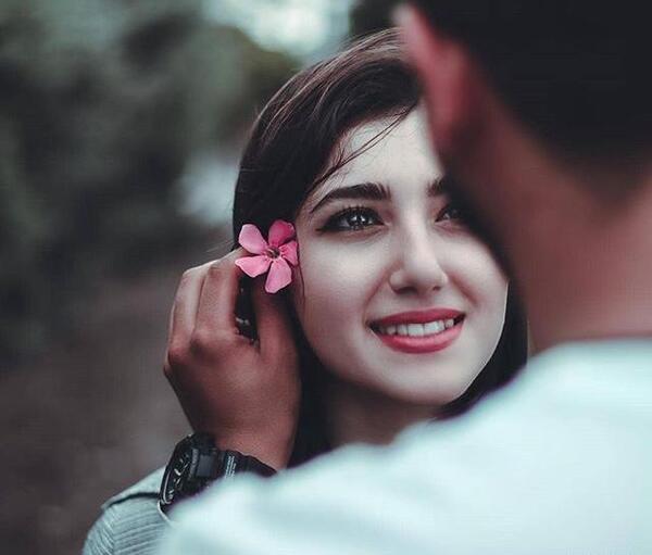 ژست عکس دونفره عاشقانه