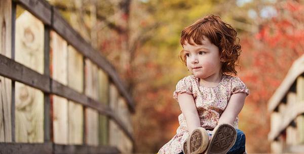 ژست عکس تولد کودک در طبیعت
