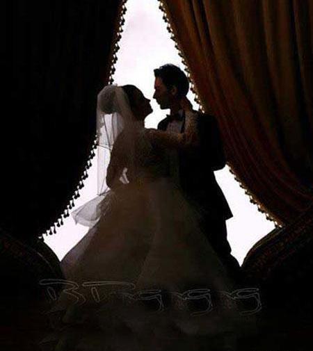 ژست عکس عروس و داماد در خانه