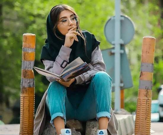 ژست عکس روی تاب