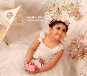 ژست عکس دختر پنج ساله