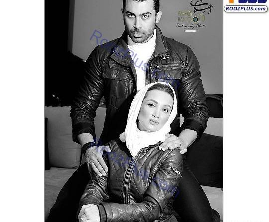 ژست عکس دونفره با صندلی