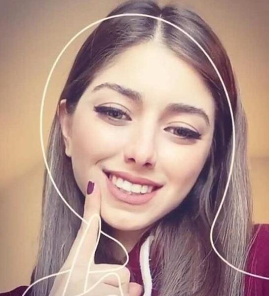 ژست زیبای عکس سلفی