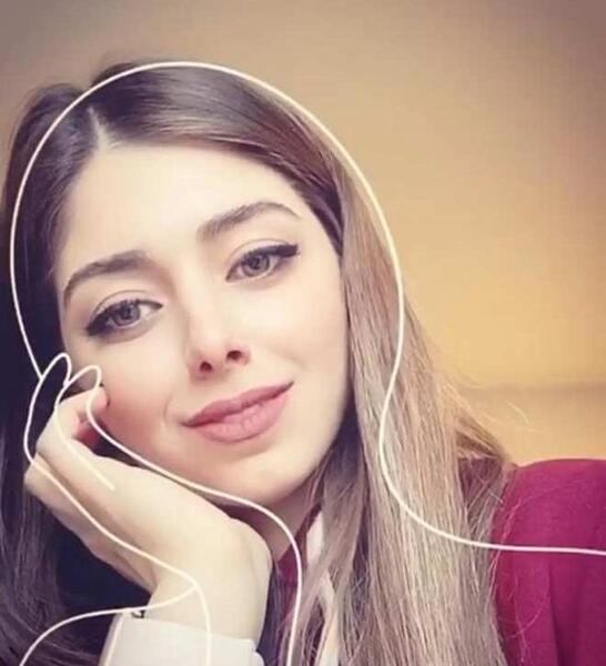 ژست زیبای عکس سلفی