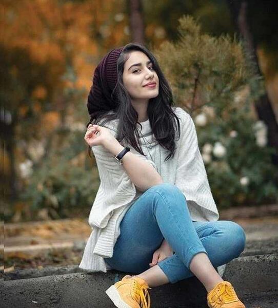 ژست عکس دخترانه شیک