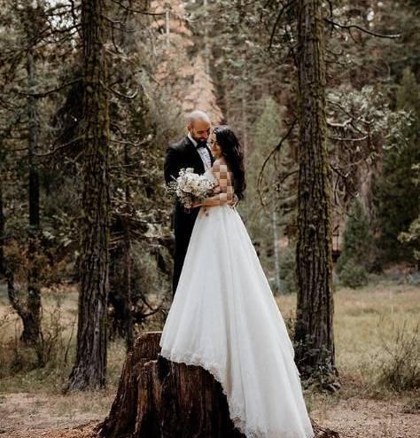 مدل ژست عکس عروس و داماد در باغ