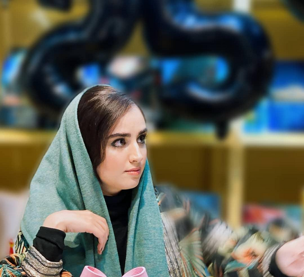 ژست عکس یهویی