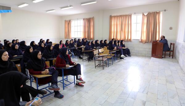 عکس مدرسه زینبیه اراک