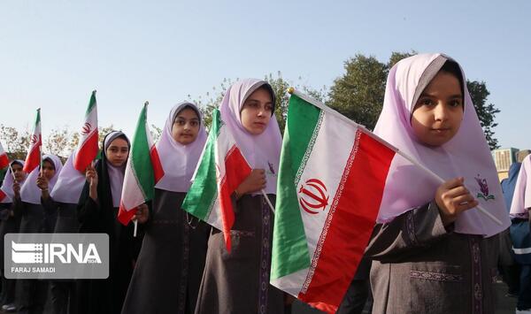 عکس ثبت نام مدارس شاهد