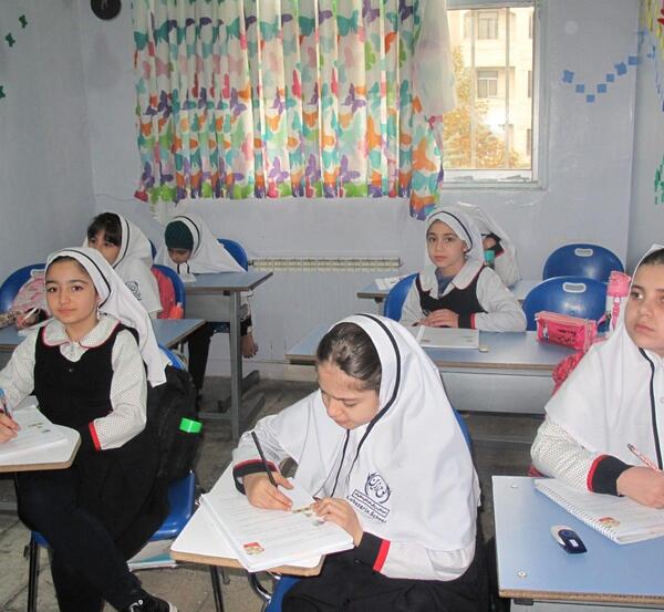 عکس مدرسه لوح زرین
