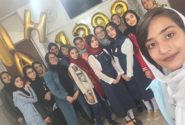 عکس کلاس زبان دخترانه