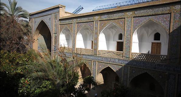 عکس مدرسه خان شیراز