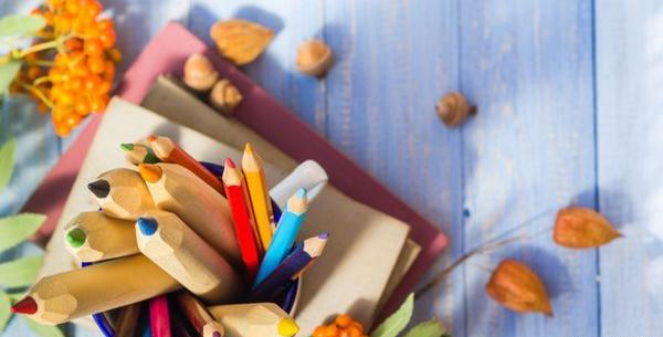 عکس مدرسه و پاییز