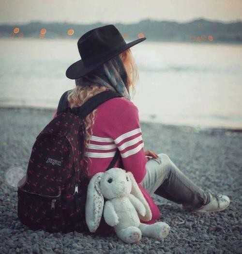عکس پروفایل عروسک تنها