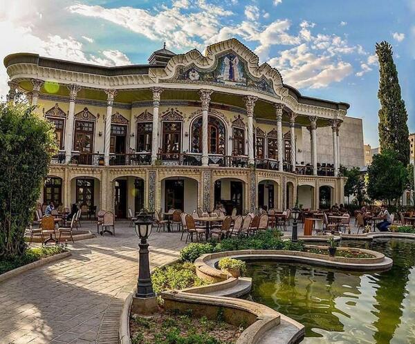 عکس داخل عمارت