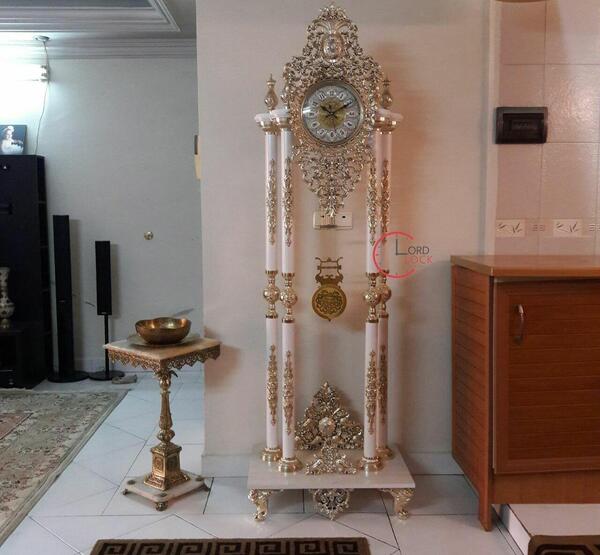 عکس ساعت ایستاده سفید طلایی