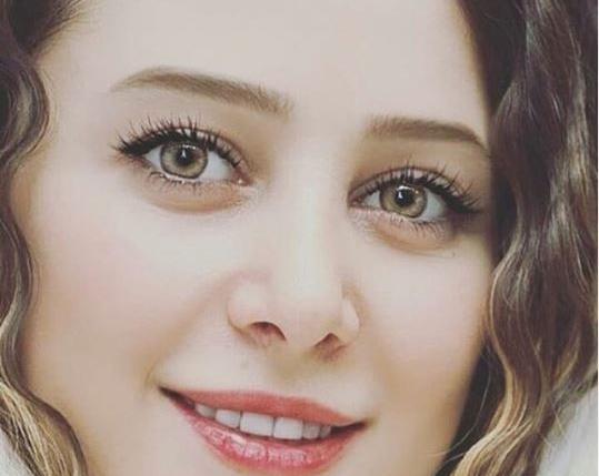 عکس الناز حبیبی در کودکی