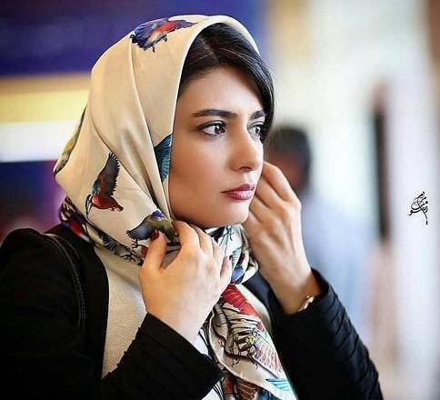عکس تبلیغاتی لیندا کیانی