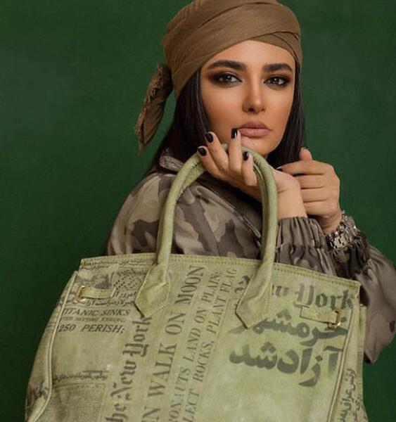 عکس تبلیغاتی لیندا کیانی