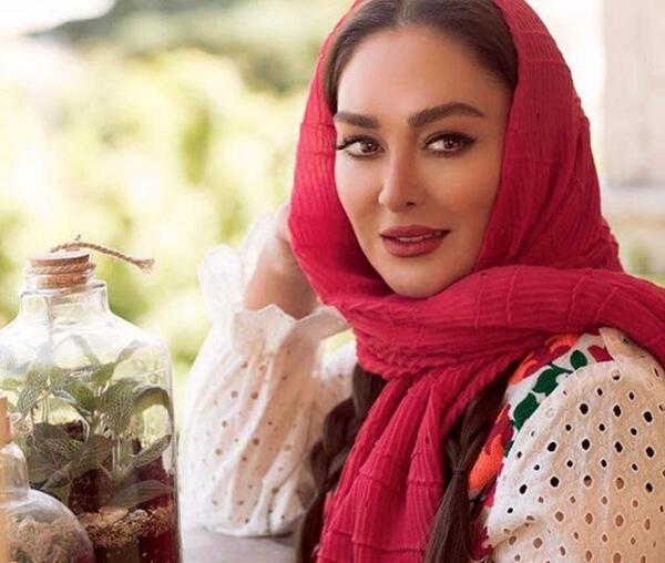 عکس الهام حمیدی با آرایش غلیظ