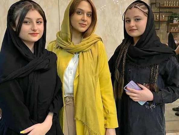 عکس نیکا فلاحی با موهای بلند