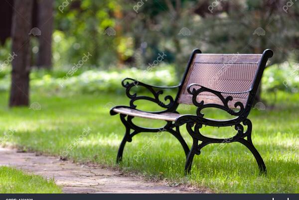 عکس نیمکت خالی