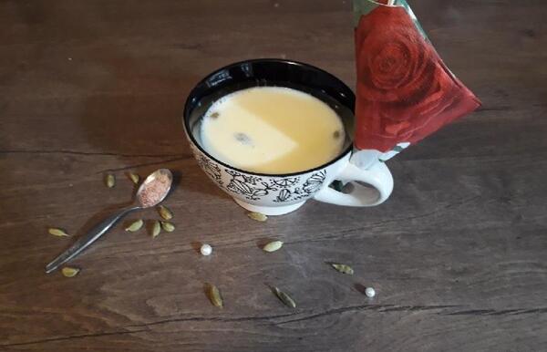 عکس شیر زعفران