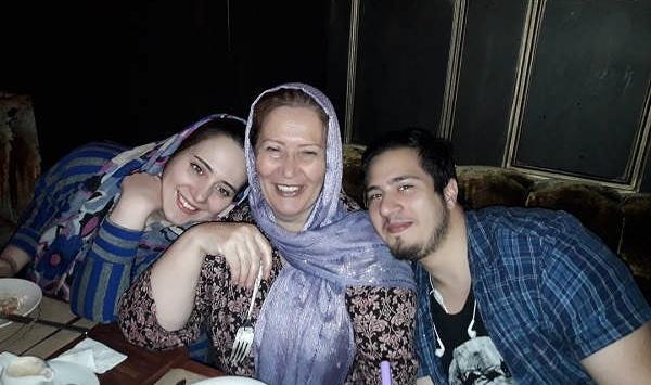 عکس صفا آقاجانی و خواهرش