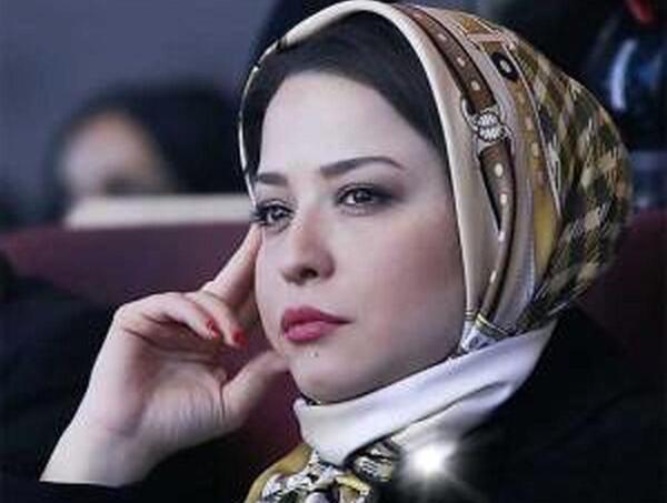 عکس آزیتا حاجیان با خانواده