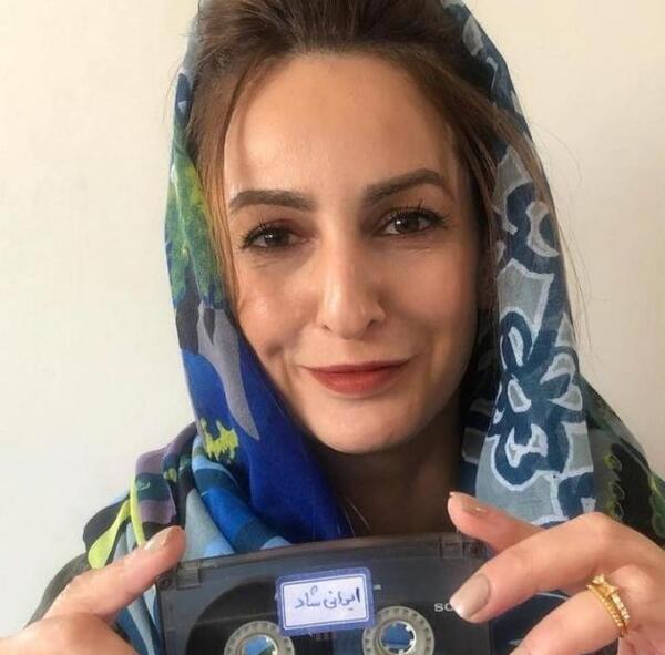 عکس شقایق دهقان در خارج از کشور