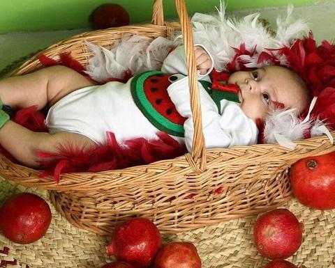 ایده عکس شب یلدا نوزاد