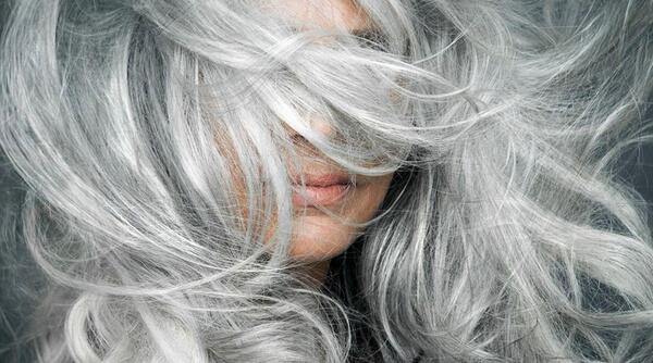 عکس سفید جوان