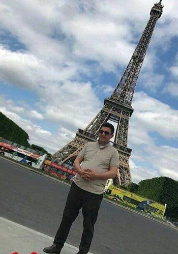 فتوشاپ عکس در کنار برج ایفل