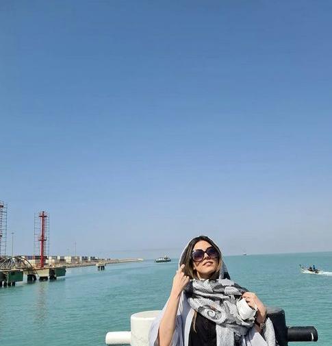 عکس ترلان پروانه در کنار دریا