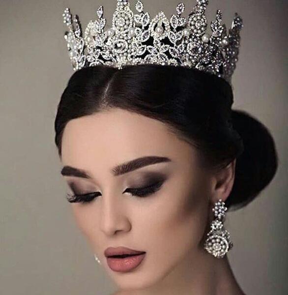 عکس تاج روی سر