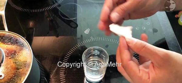 عکس کاشت لوبیا در لیوان یکبار مصرف