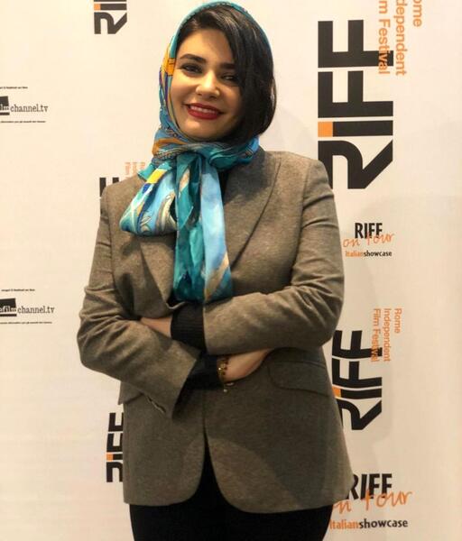 عکس لیندا کیانی با شلوارک