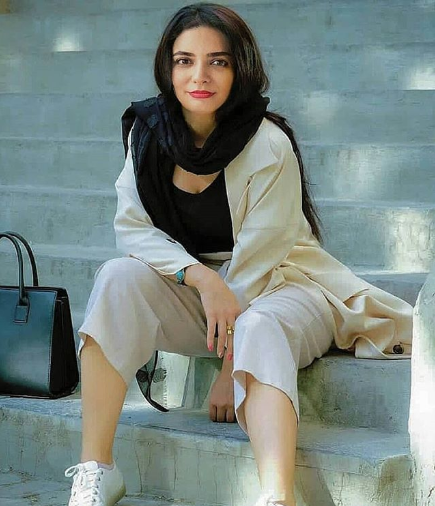 عکس لیندا کیانی در خارج از کشور
