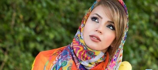 عکس شبنم قلی خانی در ساحل