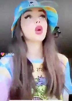 عکس نیکا فلاحی با کلاه