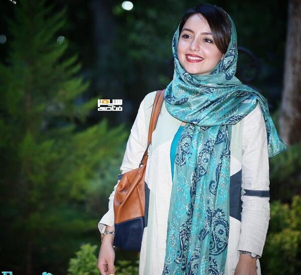 عکس ایستاده نازنین بیاتی