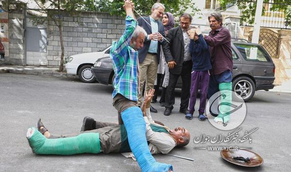 عکس ماشین حبیب در سریال لیسانسه ها
