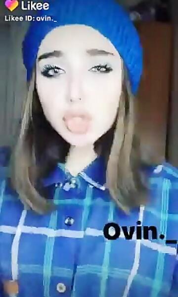 عکس نیکا فلاحی با لباس استقلال