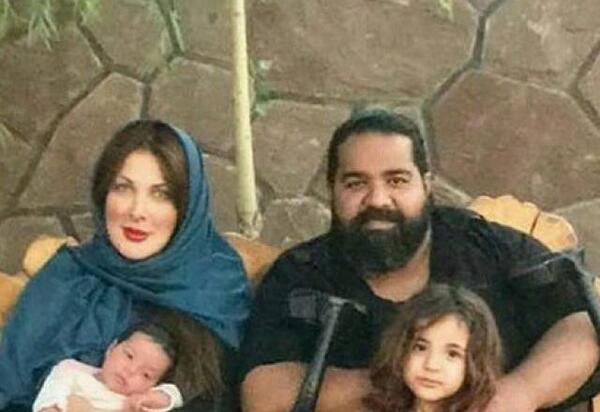عکس ایستاده رضا صادقی