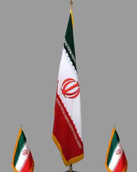 عکس پرچم ایستاده