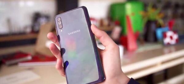 عکس گوشی a72019