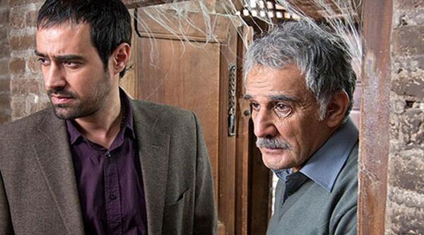 عکس شهاب حسینی در خانه پدری