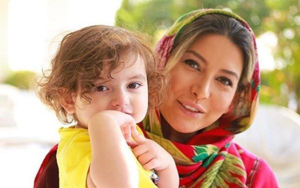 عکس فریبا نادری و همسر و فرزندش