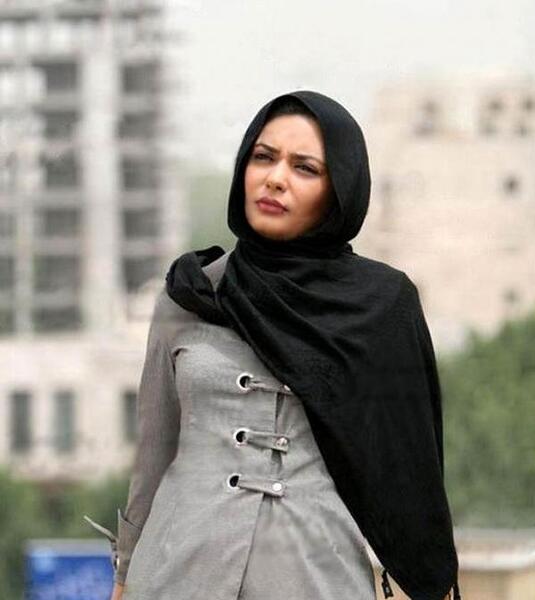 عکس لیندا کیانی با چادر